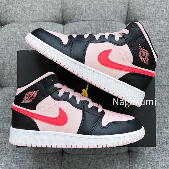🦩 Nike Air Jordan 1 mid flamingo black pink shoes 🦩(big kids) - Picture 2 of 4